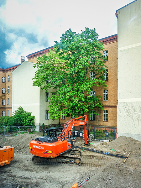 Baustelle mit Bagger